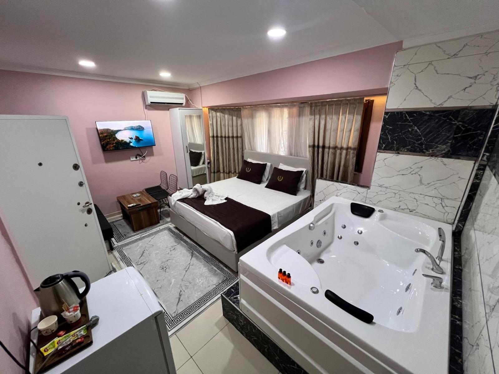 Istanbul Palace Hotel Екстериор снимка